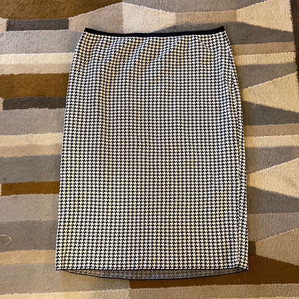 Stretchy houndstooth Jones New York Skirt